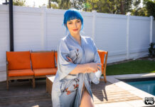 Into The Blu
