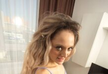 Petite Babe Lilith Liber Gets A Fat Cock In Her Extra Tight Pussy